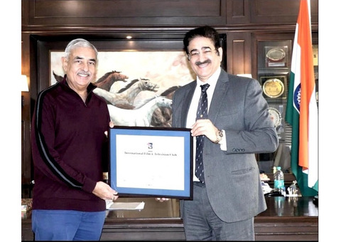 Former Mayor of London, Sunil Chopra, Visits AAFT and Honored