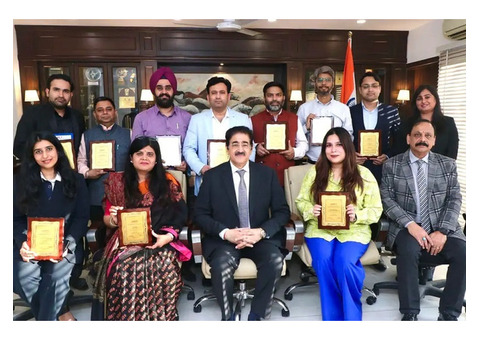 Top Faculty of AAFT Honored by President Sandeep Marwah