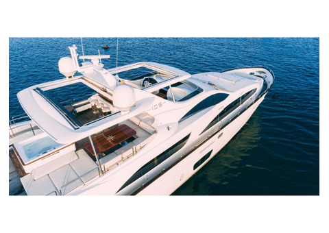 Owner sells Megayacht Azimut Jumbo 105 year 2006 located in Costa Rica