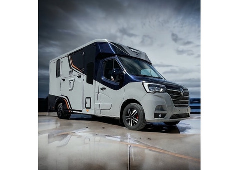 Superior Horse Transportation Services by CarrosserieAmeline