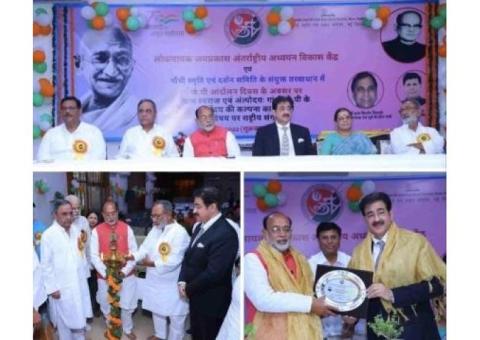 Sandeep Marwah Appreciated for His Social Activities on Andolan Day