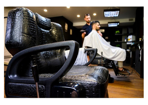 Expert Barbers Haircut in Dubai