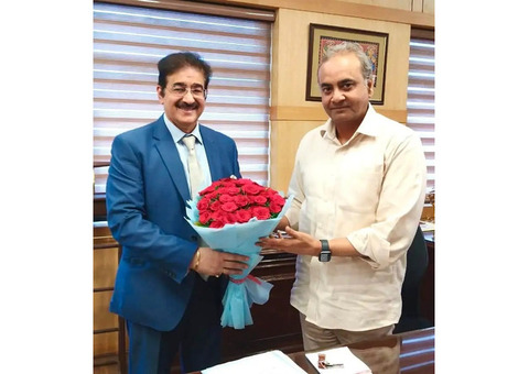 Sandeep Marwah Engages in Strategic Discussions with Prasar Bharati