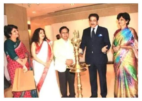 Sandeep Marwah Inaugurated Exhibition by Atypical Advantage