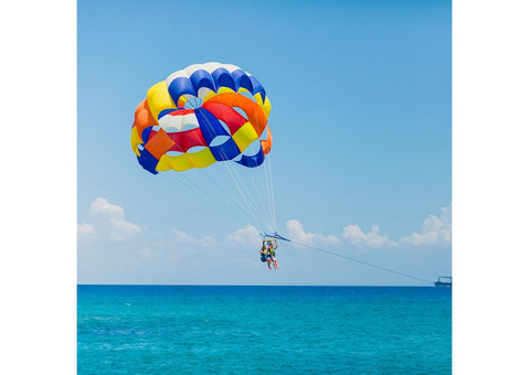 Parasailing in Elephant Beach (Havelock Island)