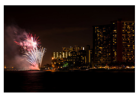 Friday Fireworks Waikiki – Front-Row Views with Waikiki Sailing Tours