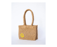 Handcrafted Raffia Bags – Eco-Friendly & Stylish!