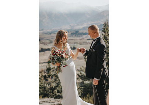 Luxury Wedding Photography in Queenstown – Artistic & Authentic