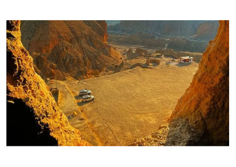 Upper Mustang Jeep Tour vs Trekking: Which Adventure is Right