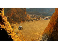 Upper Mustang Jeep Tour vs Trekking: Which Adventure is Right