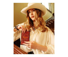 How a Leather Case Card Enhances Your Professional Look