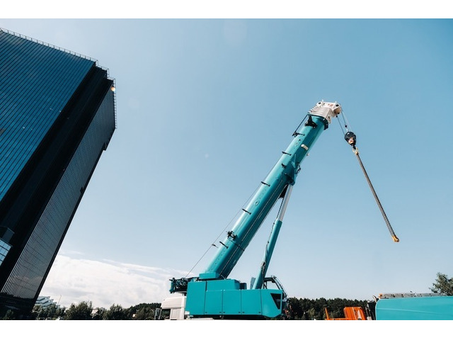 Affordable General Hoisting Crane Services in CA for Any Project
