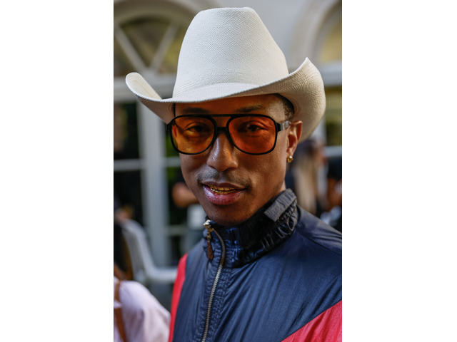 Fashion Week Photographer for Stunning Event Coverage