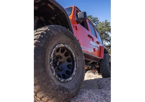 Rusty’s Off-Road Tire Carriers
