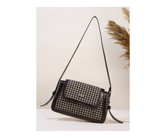 Chic Side Bags that Upgrade Existing Outfits