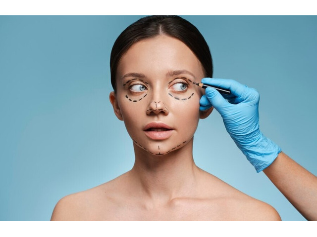 Blepharoplasty in Coral Gables – Eyelid Surgery by Dr. John Martin