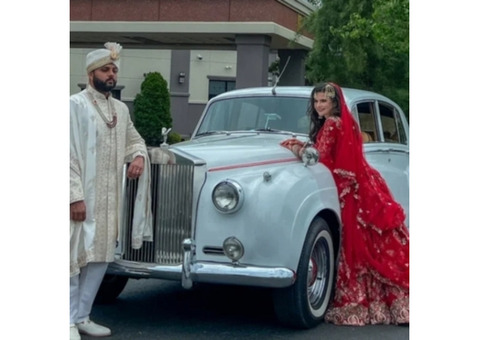 Make Your Big Day Timeless with an Antique Car for Wedding