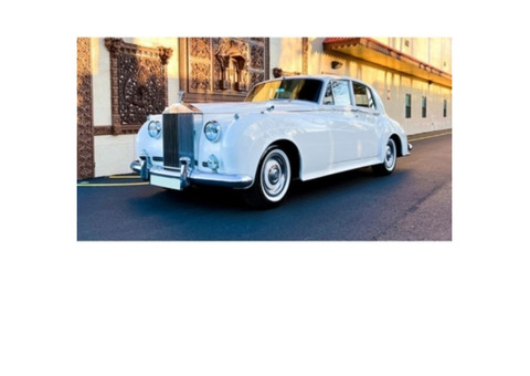 Premium Limo Rental New Jersey – Arrive in Style with Rev Exotics