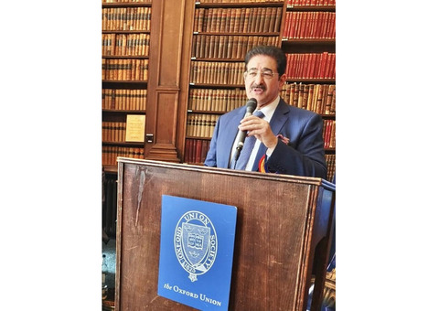 Dr. Sandeep Marwah Delivers Inspirational Address at the Iconic Oxford