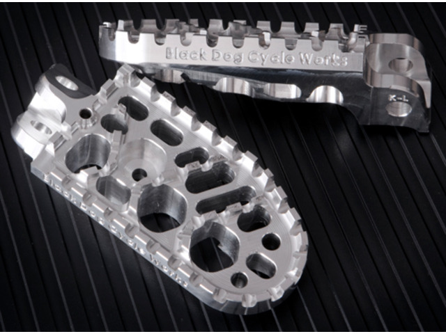 Best Motorcycle Footpegs for Comfort & Control in 2025