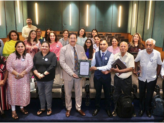 Sandeep Marwah Honoured by Association of Professional Career Counsel