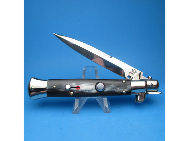 Buy Waist Latama switchblades showcasing ageless elegance