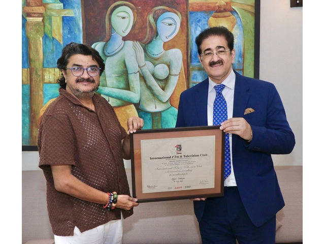 Renowned Filmmaker Ujjwal Chatterjee Visits Marwah Studios, Honoured