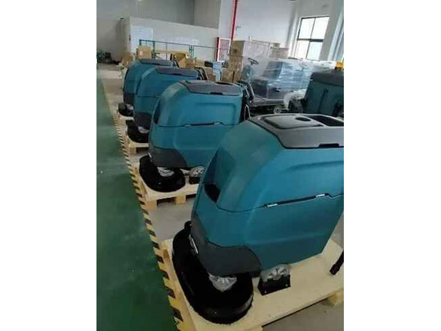 Battery Floor Scrubber Machine