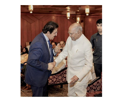 Dr. Sandeep Marwah Receives Blessings from Shri Ram Nath Kovind