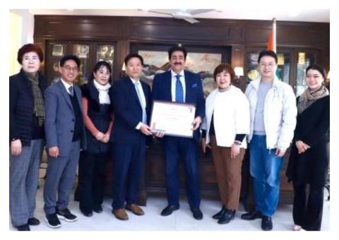 Sandeep Marwah Honoured by South Korean Delegation