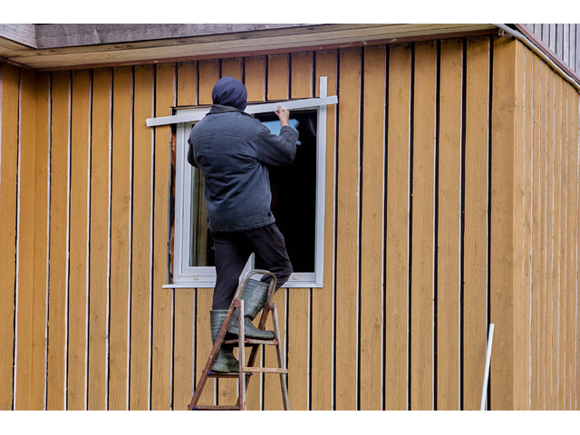 Professional Siding Replacement Contractors at Competitive Prices