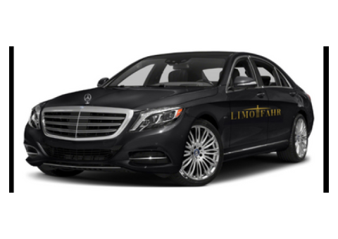 Travel in elegance with LimoFahr's Airport Transfer in Hamburg