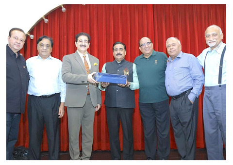 Rotarian Sandeep Marwah Attends Special Screening of Film WAR2