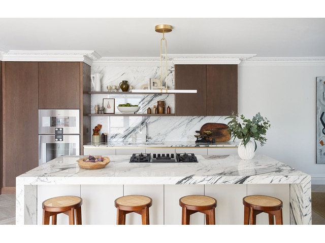 Elegant Curved Corner Kitchens