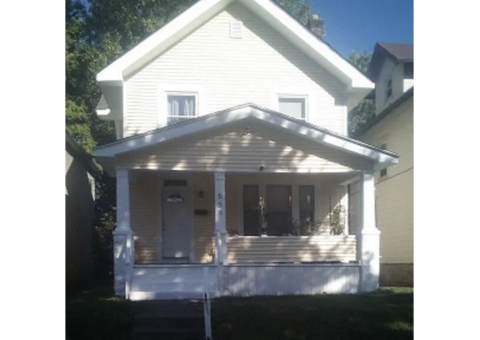 3bed 1bath house available in Columbus, OH. Rent $1000