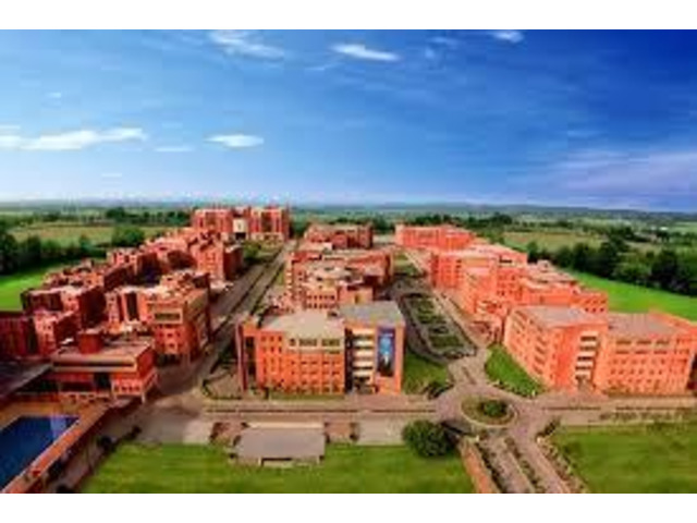 Build Your Career at the Best University for B.Tech in India