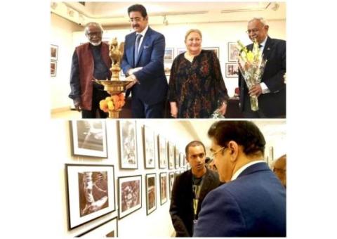 Sandeep Marwah Inaugurated Photography Exhibition at AIFACS