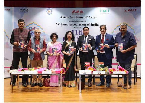 Book “Duniya Ke Dekhe Rang Hazar” by Meenakshi Joshi Released