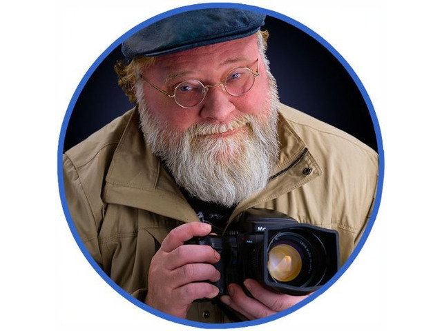 LinkedIn Headshot Photographer for a Confident Professional Image