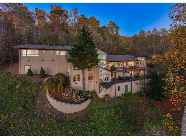 Get Mountain House Rentals Asheville NC - The Wright Price Properties​
