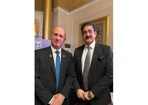 Dr. Sandeep Marwah Meets H.E. Reuven Azar, Ambassador