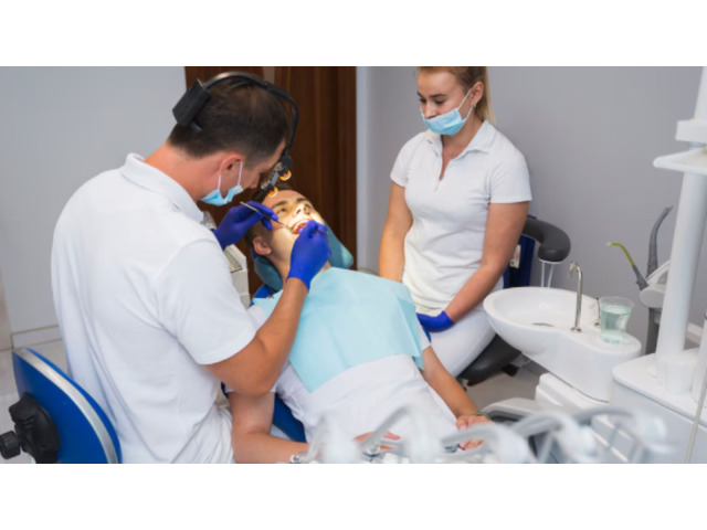 Benefits of Working with a Nearby Dental Lab