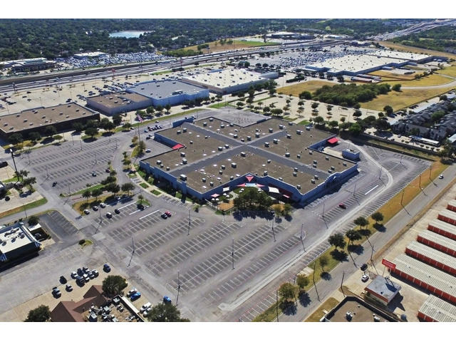 Premium Shopping Center Paving in Columbus Ohio