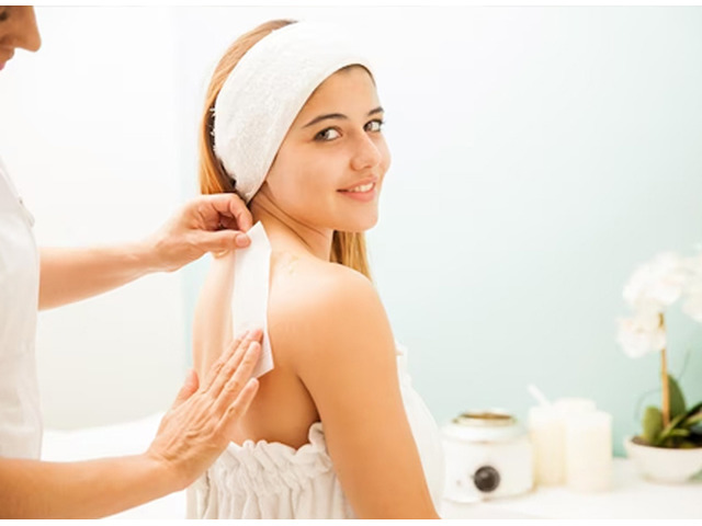 Get Full Body Waxing Services in a Clean and Relaxing Salon
