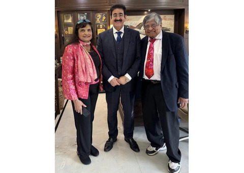 Renowned Singer Madhu Mathur and Dr. Prabhakar Shetty Visit AAFT