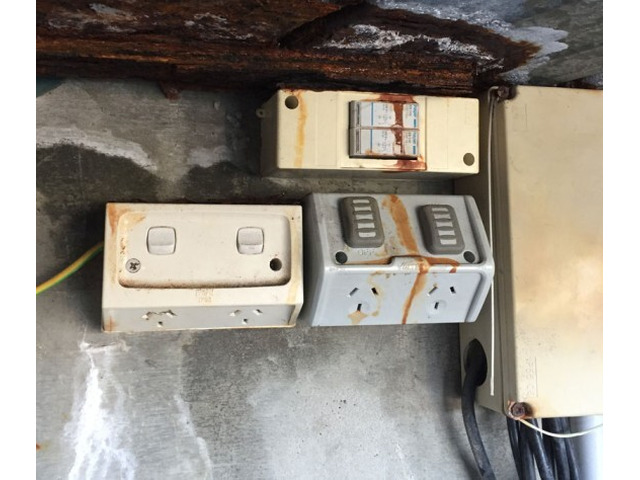 Emergency Electrician in Gold Coast for Commercial Electrical Support