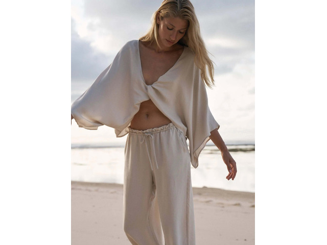 Travel Clothing Built for Sun-Filled Itineraries and Easy Movement