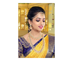 Earn a good amount by becoming a beautician and makeup artist