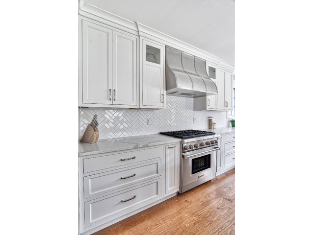 Expert Kitchen Splashback Tiling in Canberra