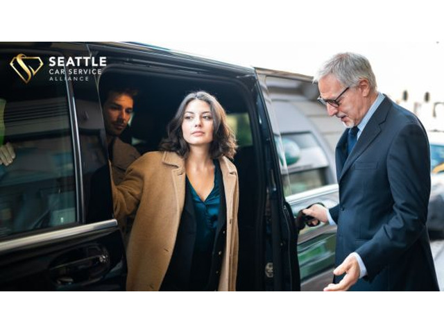 Luxury Seattle Limo Service for Corporate Travel